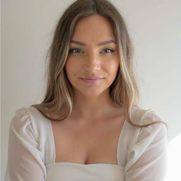 Meet your Posher, Darcy! ♡ - Picture 3 of 3